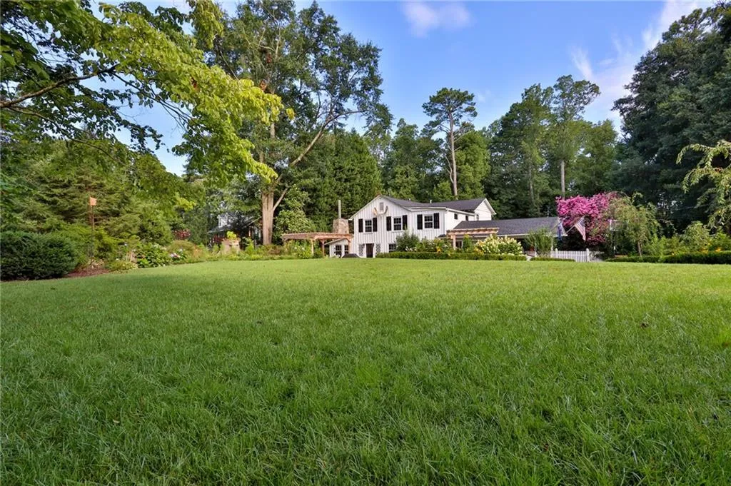 45 Michelle Circle, Atlanta, Georgia 30342, 4 Bedrooms Bedrooms, ,2 BathroomsBathrooms,Residential,Sold,45 Michelle Circle,6784147