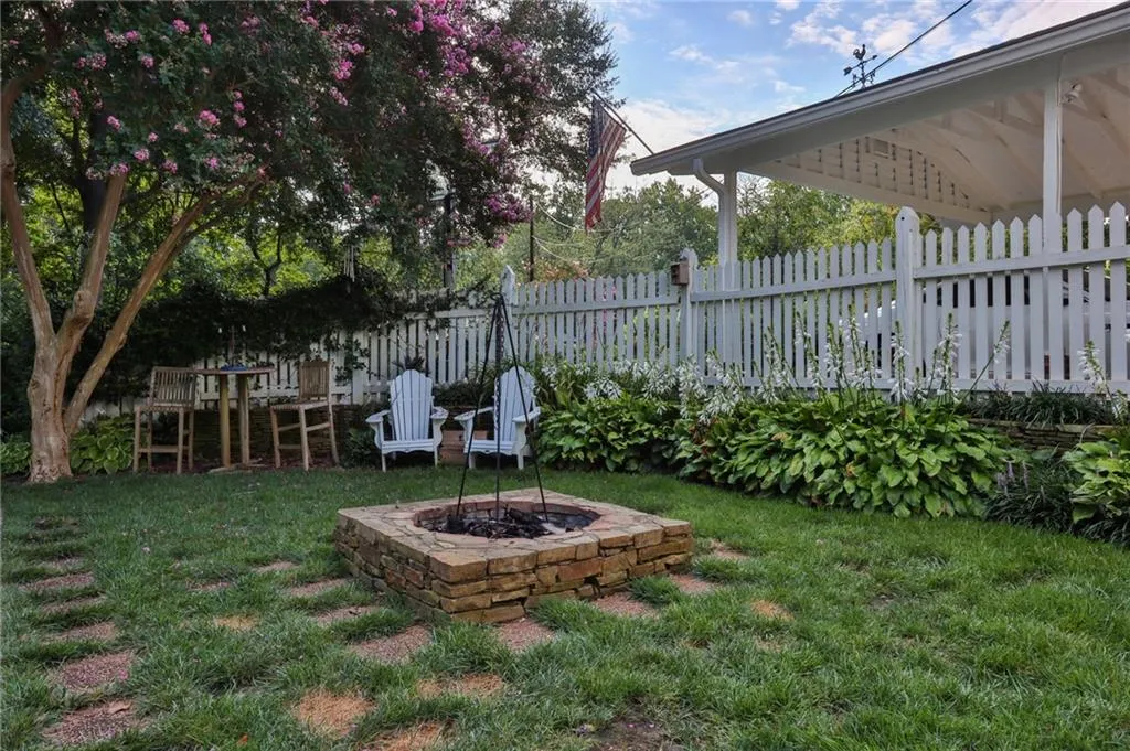 45 Michelle Circle, Atlanta, Georgia 30342, 4 Bedrooms Bedrooms, ,2 BathroomsBathrooms,Residential,Sold,45 Michelle Circle,6784147