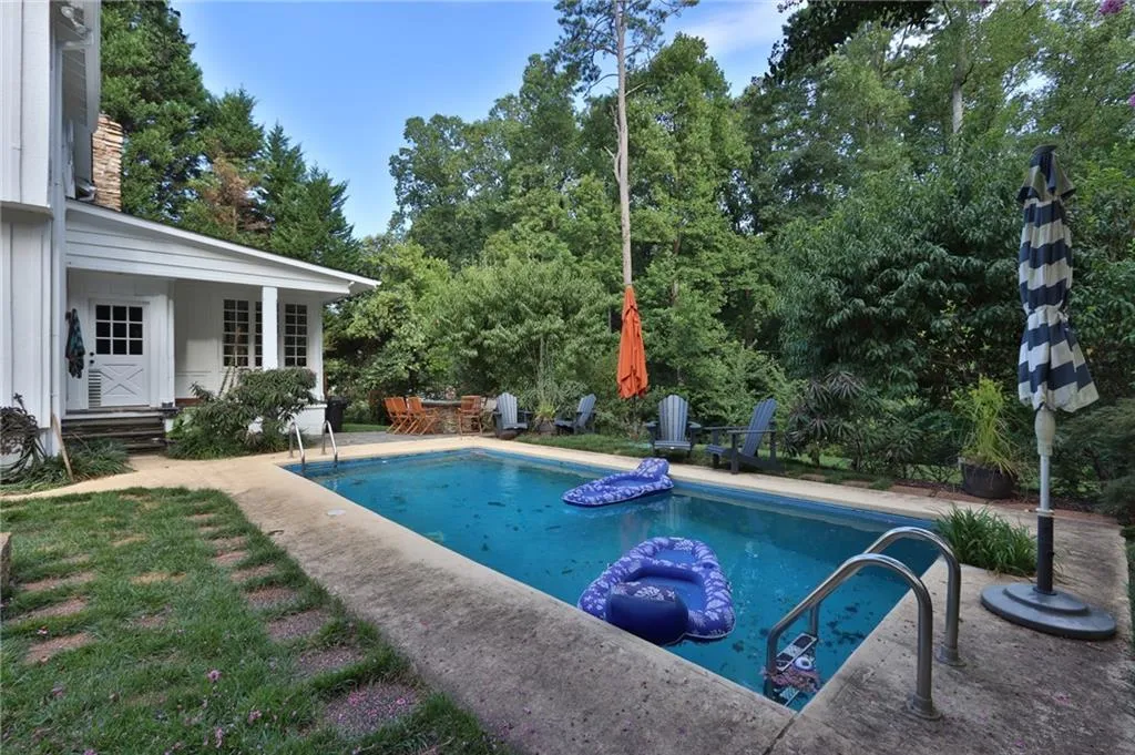45 Michelle Circle, Atlanta, Georgia 30342, 4 Bedrooms Bedrooms, ,2 BathroomsBathrooms,Residential,Sold,45 Michelle Circle,6784147