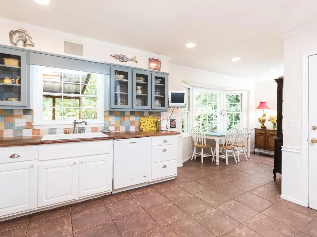 3994 Saint Clair Court Ne, Brookhaven, Georgia 30319, 6 Bedrooms Bedrooms, ,3 BathroomsBathrooms,Residential,Sold,3994 Saint Clair Court Ne,5703404