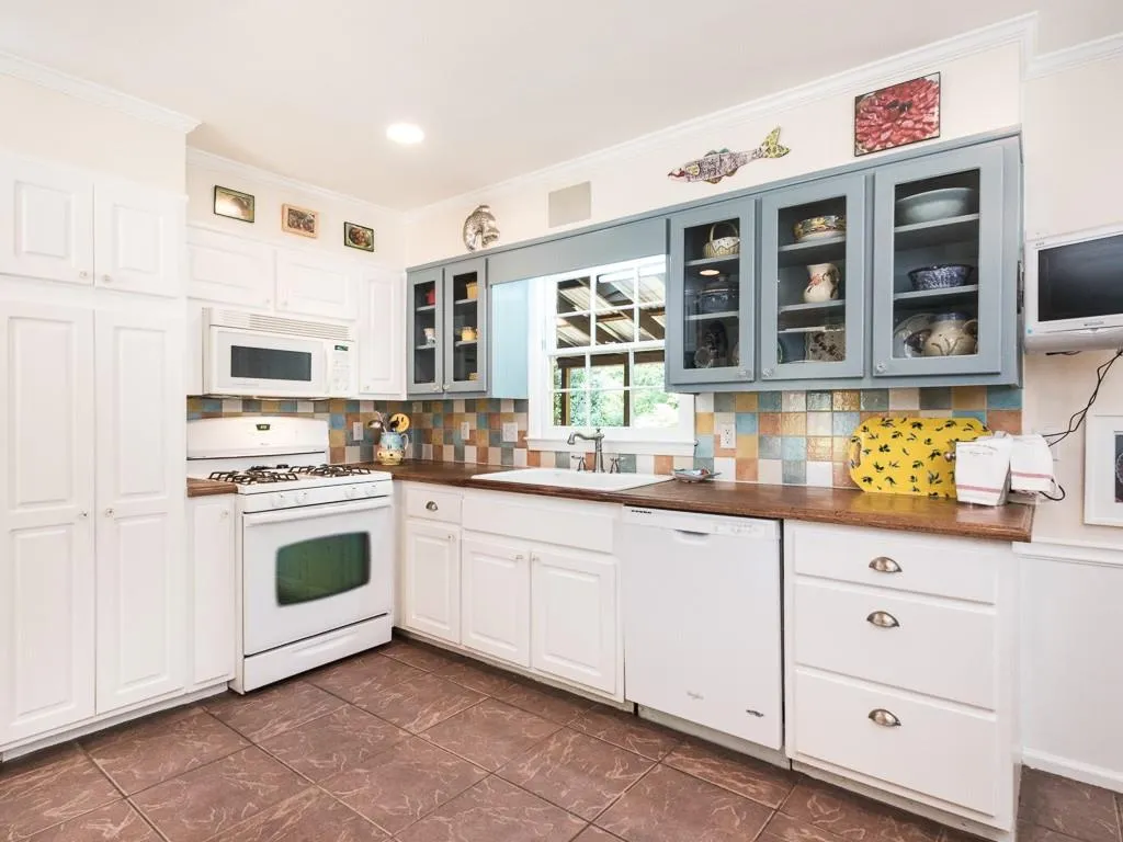 3994 Saint Clair Court Ne, Brookhaven, Georgia 30319, 6 Bedrooms Bedrooms, ,3 BathroomsBathrooms,Residential,Sold,3994 Saint Clair Court Ne,5703404