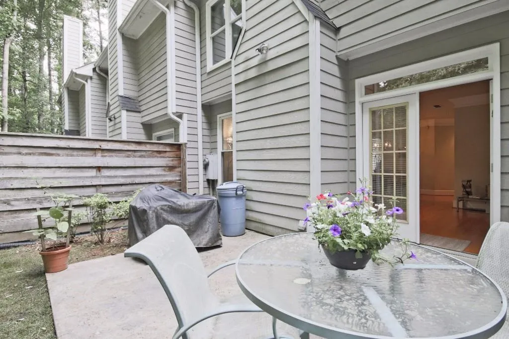 7950 Colquitt Road Unit B-2, Atlanta, Georgia 30350, 2 Bedrooms Bedrooms, ,2 BathroomsBathrooms,Residential,Sold,7950 Colquitt Road Unit B-2,5547519