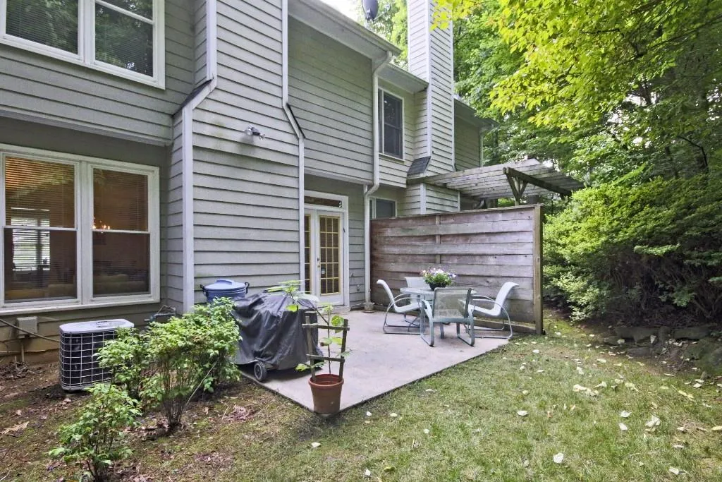 7950 Colquitt Road Unit B-2, Atlanta, Georgia 30350, 2 Bedrooms Bedrooms, ,2 BathroomsBathrooms,Residential,Sold,7950 Colquitt Road Unit B-2,5547519