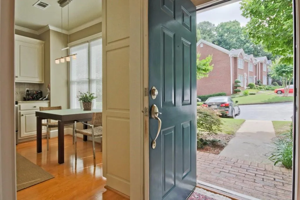 7950 Colquitt Road Unit B-2, Atlanta, Georgia 30350, 2 Bedrooms Bedrooms, ,2 BathroomsBathrooms,Residential,Sold,7950 Colquitt Road Unit B-2,5547519