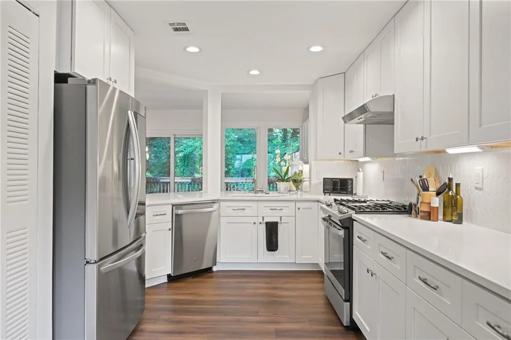 All stainless appliances
