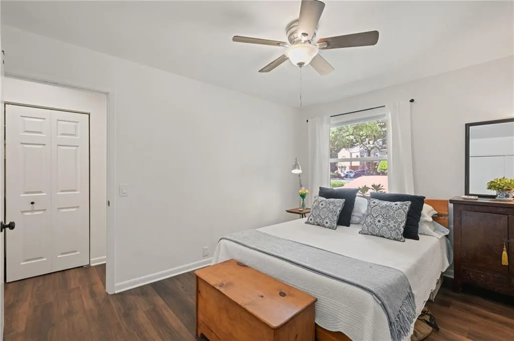 Secondary bedroom with neutral color palette for easy decorating
