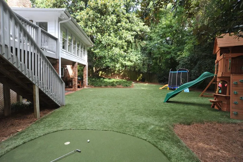 4660 Huntley Drive, Atlanta, Georgia 30342, 4 Bedrooms Bedrooms, ,3 BathroomsBathrooms,Residential,Sold,4660 Huntley Drive,6070884