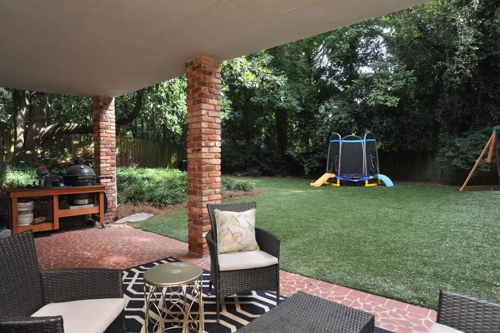 4660 Huntley Drive, Atlanta, Georgia 30342, 4 Bedrooms Bedrooms, ,3 BathroomsBathrooms,Residential,Sold,4660 Huntley Drive,6070884