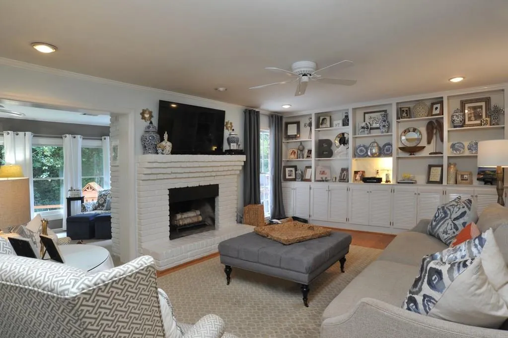 4660 Huntley Drive, Atlanta, Georgia 30342, 4 Bedrooms Bedrooms, ,3 BathroomsBathrooms,Residential,Sold,4660 Huntley Drive,6070884