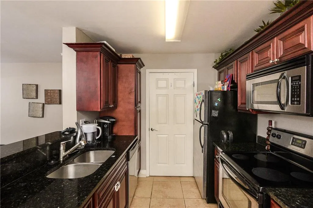 5104 Santa Fe Parkway, Sandy Springs, Georgia 30350, 2 Bedrooms Bedrooms, ,2 BathroomsBathrooms,Residential,Sold,5104 Santa Fe Parkway,5827117