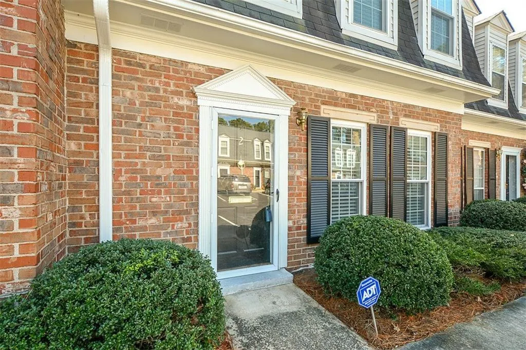 2 George Wythe Place Unit 2, Atlanta, Georgia 30318, 2 Bedrooms Bedrooms, ,2 BathroomsBathrooms,Residential,Sold,2 George Wythe Place Unit 2,5809857