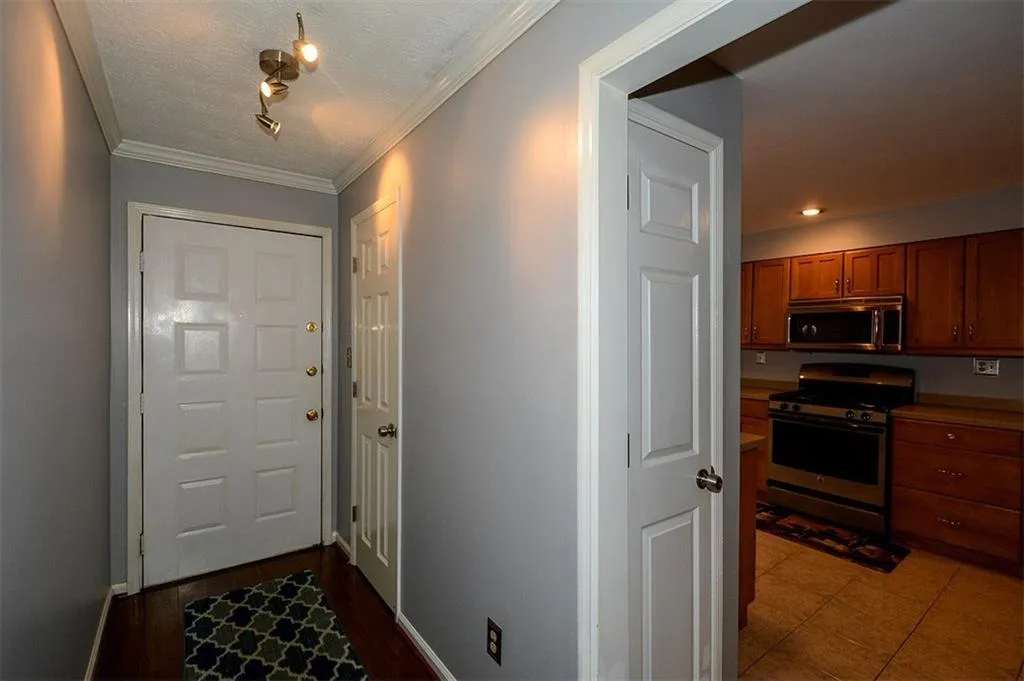 2901 Lenox Road Ne Unit 508, Atlanta, Georgia 30324, 2 Bedrooms Bedrooms, ,2 BathroomsBathrooms,Residential,Sold,2901 Lenox Road Ne Unit 508,5807904