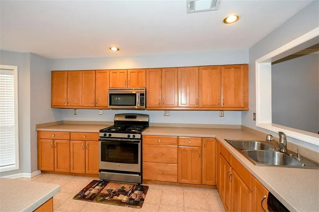 2901 Lenox Road Ne Unit 508, Atlanta, Georgia 30324, 2 Bedrooms Bedrooms, ,2 BathroomsBathrooms,Residential,Sold,2901 Lenox Road Ne Unit 508,5807904