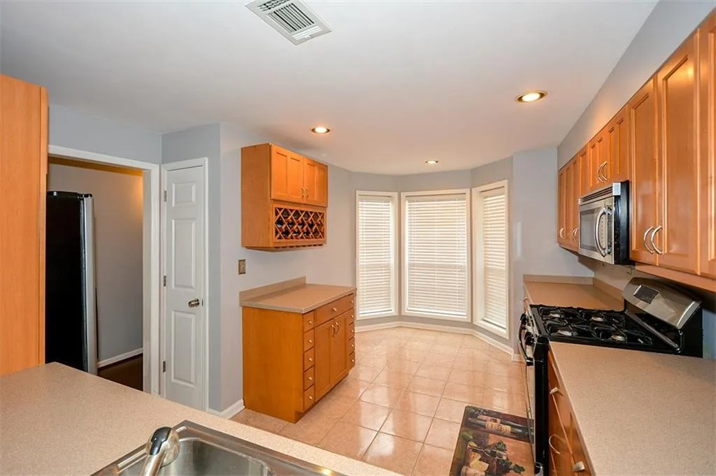 2901 Lenox Road Ne Unit 508, Atlanta, Georgia 30324, 2 Bedrooms Bedrooms, ,2 BathroomsBathrooms,Residential,Sold,2901 Lenox Road Ne Unit 508,5807904