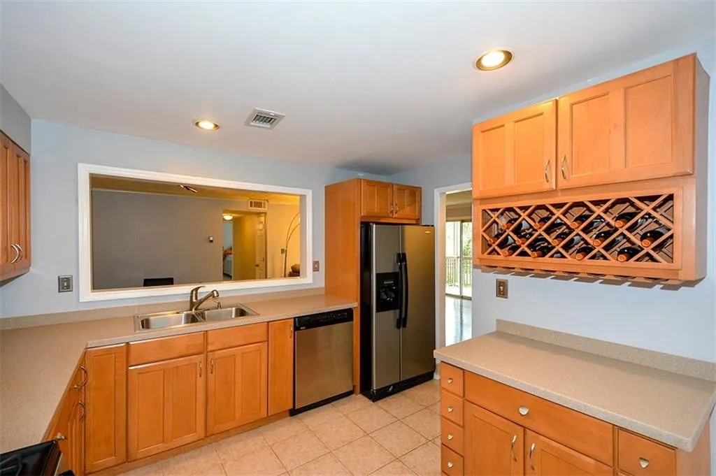 2901 Lenox Road Ne Unit 508, Atlanta, Georgia 30324, 2 Bedrooms Bedrooms, ,2 BathroomsBathrooms,Residential,Sold,2901 Lenox Road Ne Unit 508,5807904
