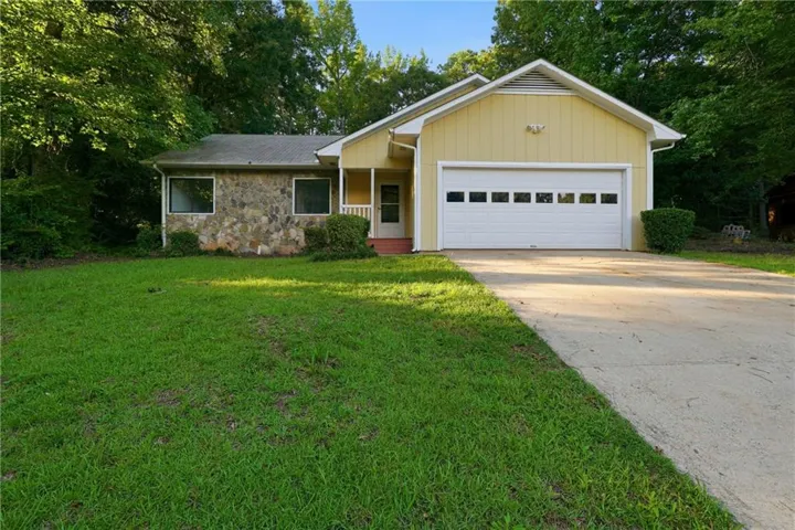 140 Forrest Brook Drive, Palmetto, Georgia 30268