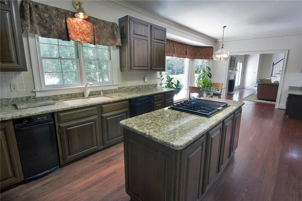 7445 Stoneykirk Close, Sandy Springs, Georgia 30350, 5 Bedrooms Bedrooms, ,4 BathroomsBathrooms,Residential,Sold,7445 Stoneykirk Close,5683334
