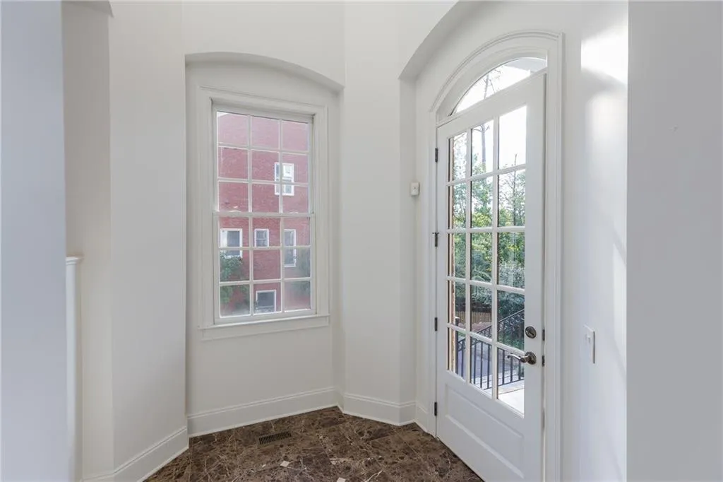 5904 Reddington Way, Sandy Springs, Georgia 30328, 3 Bedrooms Bedrooms, ,3 BathroomsBathrooms,Residential,Sold,5904 Reddington Way,5922612
