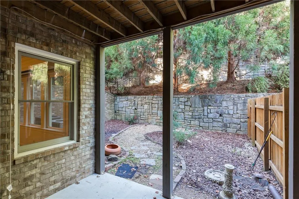5904 Reddington Way, Sandy Springs, Georgia 30328, 3 Bedrooms Bedrooms, ,3 BathroomsBathrooms,Residential,Sold,5904 Reddington Way,5922612