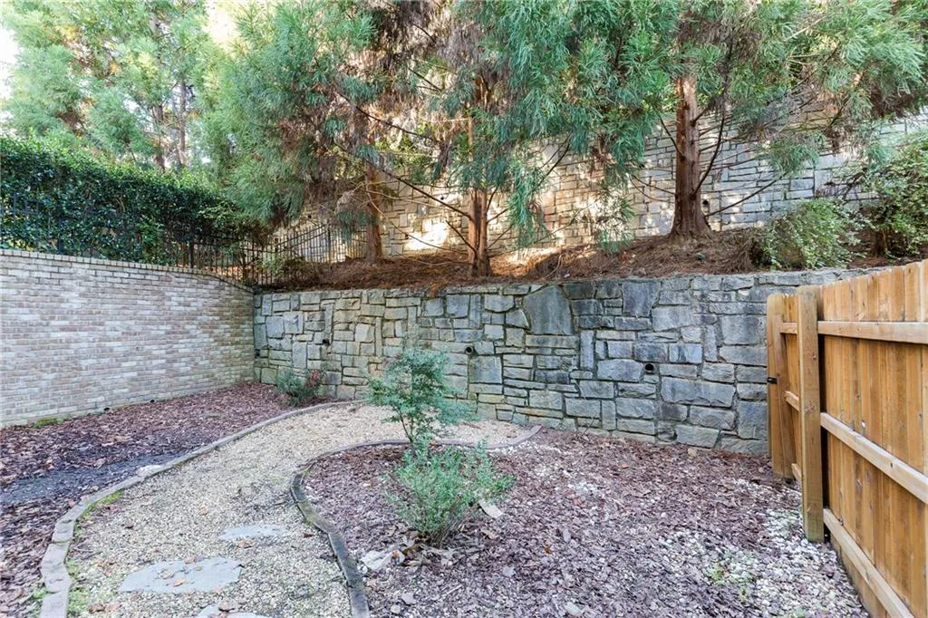 5904 Reddington Way, Sandy Springs, Georgia 30328, 3 Bedrooms Bedrooms, ,3 BathroomsBathrooms,Residential,Sold,5904 Reddington Way,5922612