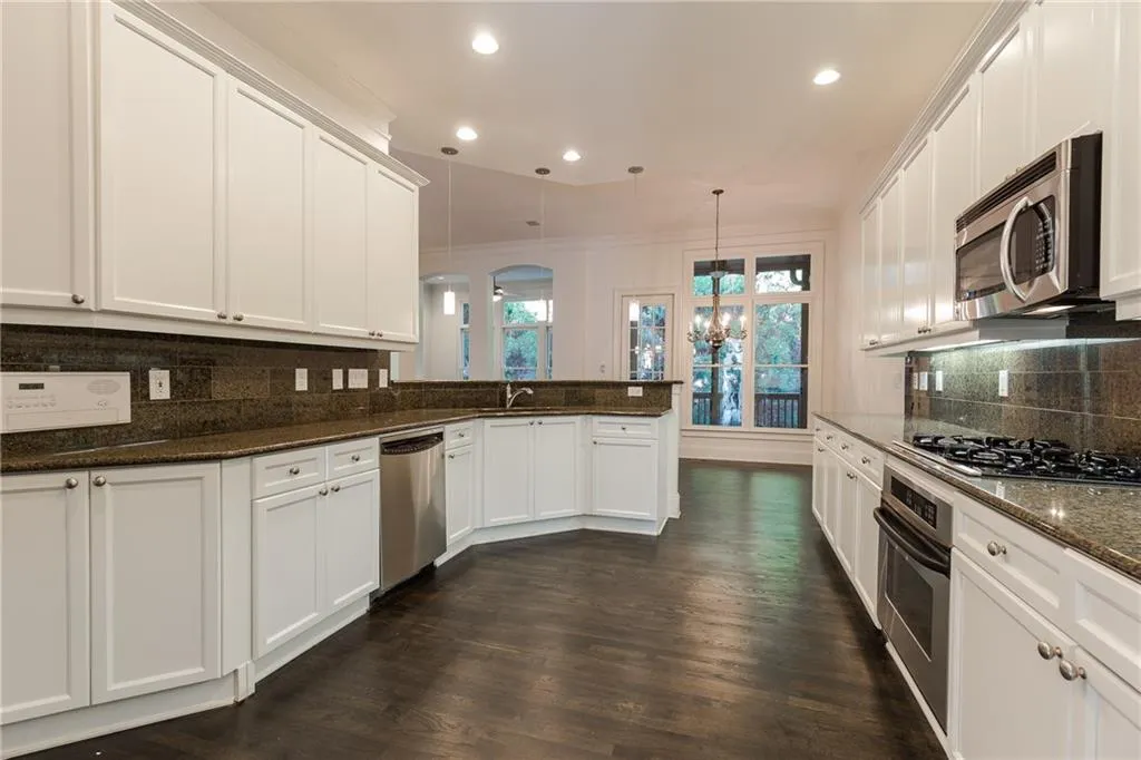 5904 Reddington Way, Sandy Springs, Georgia 30328, 3 Bedrooms Bedrooms, ,3 BathroomsBathrooms,Residential,Sold,5904 Reddington Way,5922612