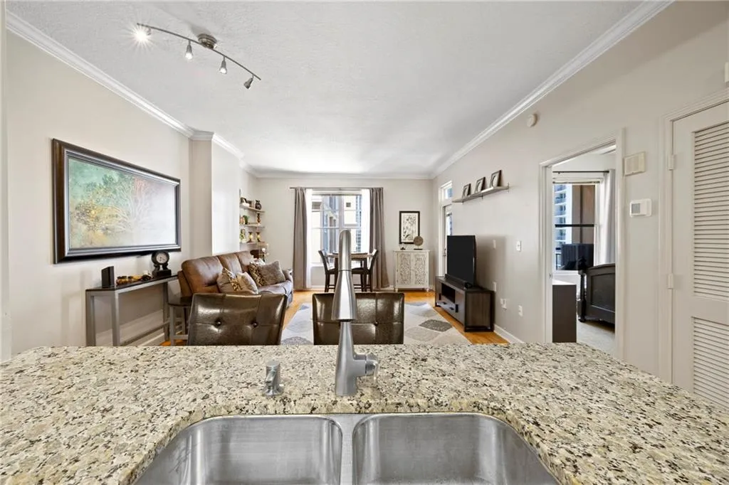 1101 Juniper Street Ne Unit 1216, Atlanta, Georgia 30309, 1 Bedroom Bedrooms, ,1 BathroomBathrooms,Residential,For Sale,1101 Juniper Street Ne Unit 1216,7586223