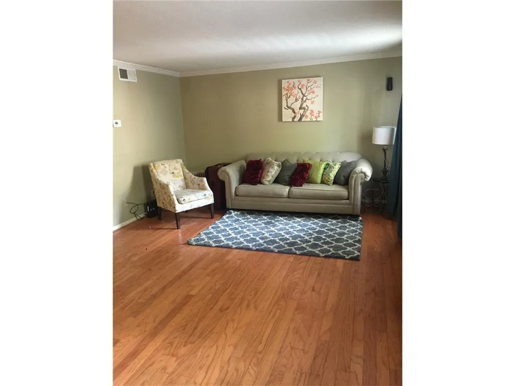 6900 Roswell Road Unit P-6, Atlanta, Georgia 30328, 3 Bedrooms Bedrooms, ,2 BathroomsBathrooms,Residential,Sold,6900 Roswell Road Unit P-6,5841512