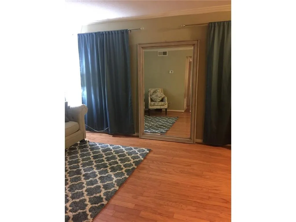 6900 Roswell Road Unit P-6, Atlanta, Georgia 30328, 3 Bedrooms Bedrooms, ,2 BathroomsBathrooms,Residential,Sold,6900 Roswell Road Unit P-6,5841512