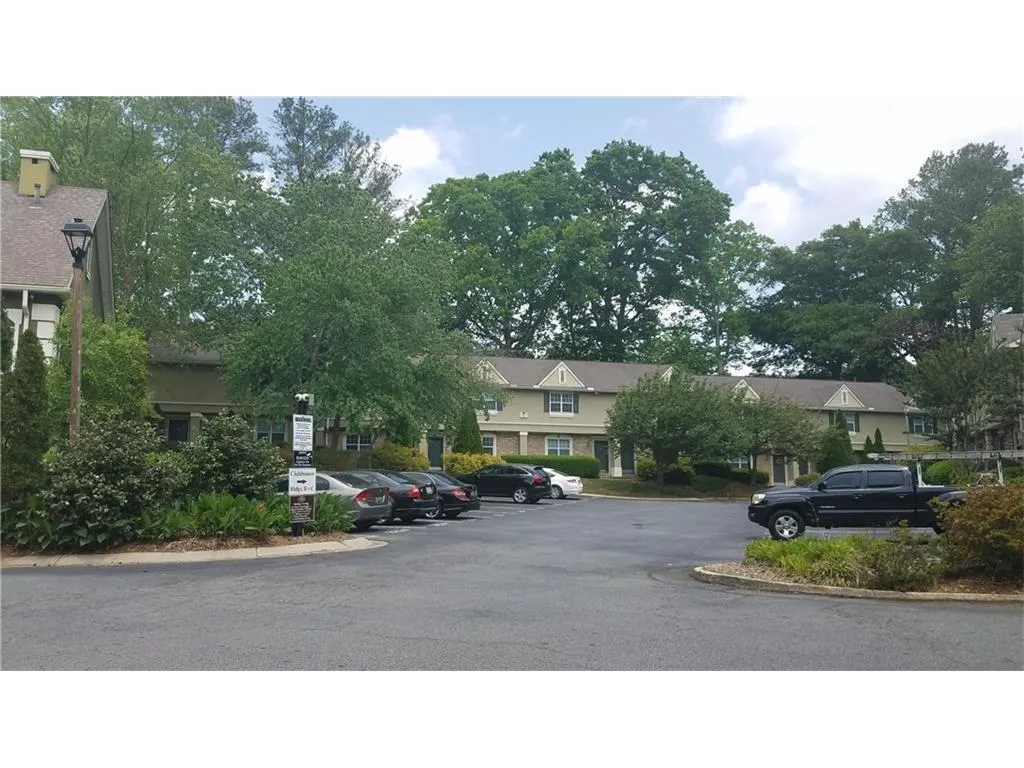 6900 Roswell Road Unit P-6, Atlanta, Georgia 30328, 3 Bedrooms Bedrooms, ,2 BathroomsBathrooms,Residential,Sold,6900 Roswell Road Unit P-6,5841512