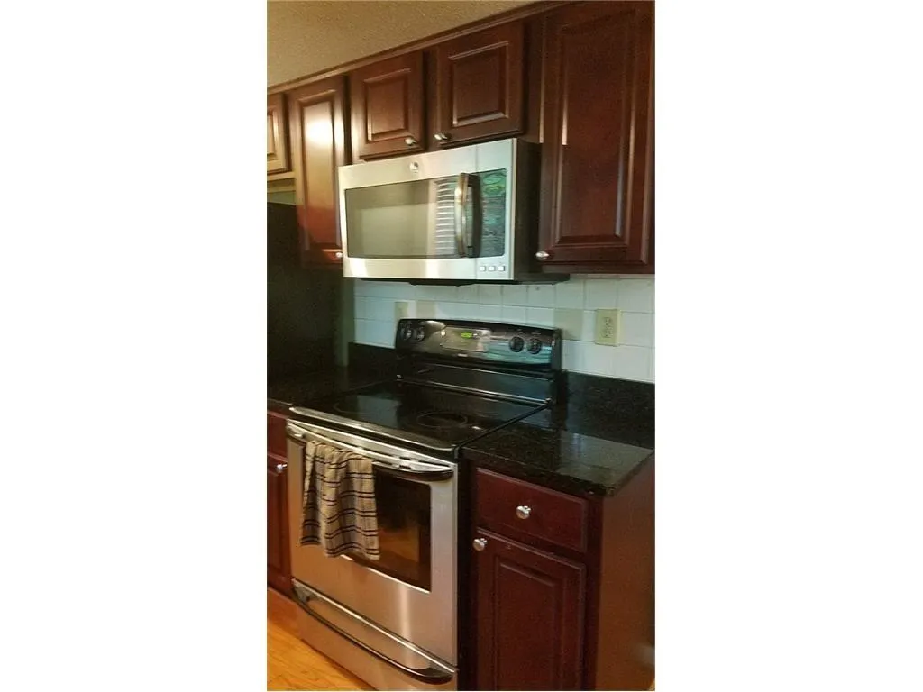 6900 Roswell Road Unit P-6, Atlanta, Georgia 30328, 3 Bedrooms Bedrooms, ,2 BathroomsBathrooms,Residential,Sold,6900 Roswell Road Unit P-6,5841512
