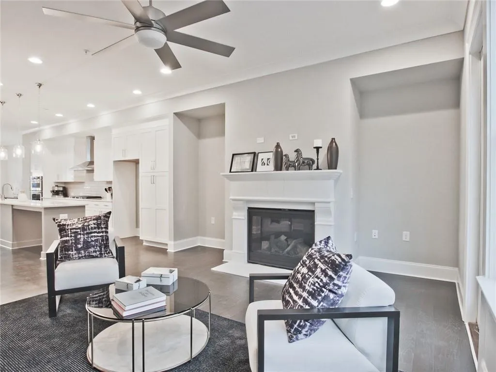 6690 Sterling Drive Unit 663, Sandy Springs, Georgia 30328, 2 Bedrooms Bedrooms, ,3 BathroomsBathrooms,Residential,Sold,6690 Sterling Drive Unit 663,6899675