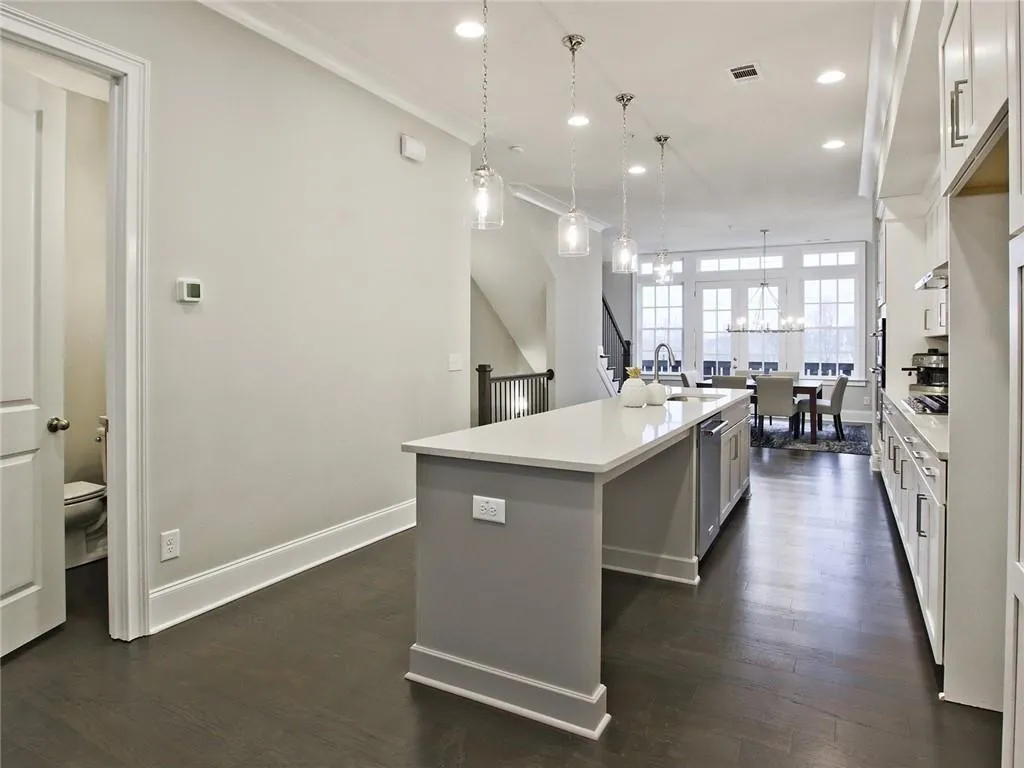 6690 Sterling Drive Unit 663, Sandy Springs, Georgia 30328, 2 Bedrooms Bedrooms, ,3 BathroomsBathrooms,Residential,Sold,6690 Sterling Drive Unit 663,6899675