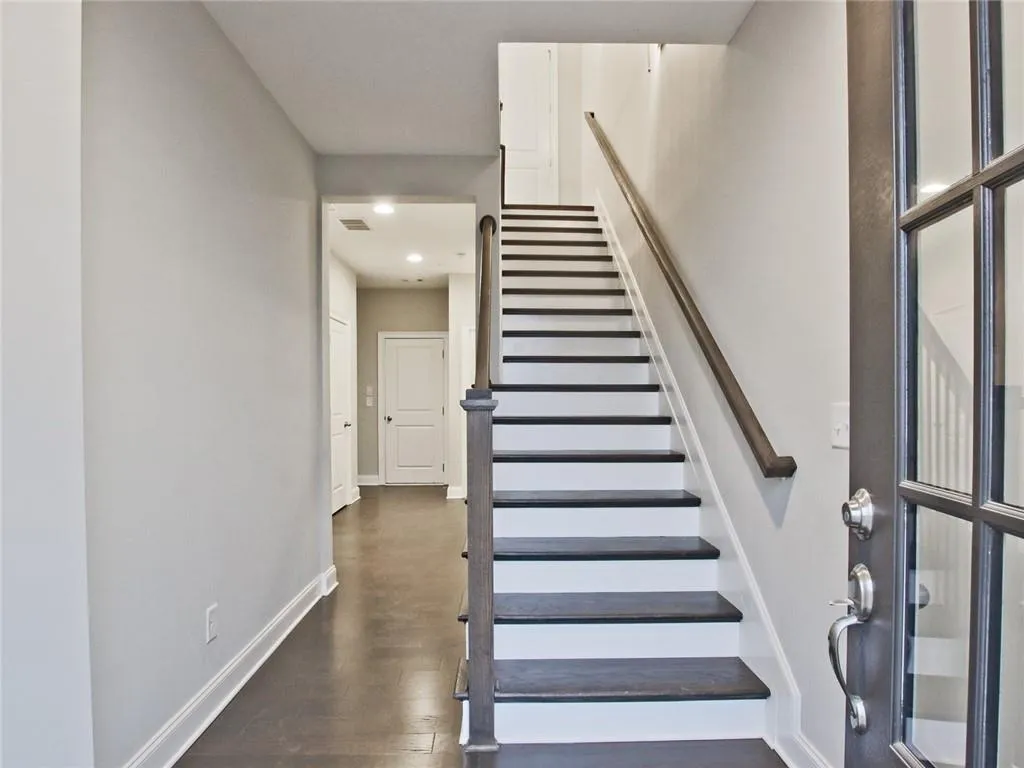 6690 Sterling Drive Unit 663, Sandy Springs, Georgia 30328, 2 Bedrooms Bedrooms, ,3 BathroomsBathrooms,Residential,Sold,6690 Sterling Drive Unit 663,6899675