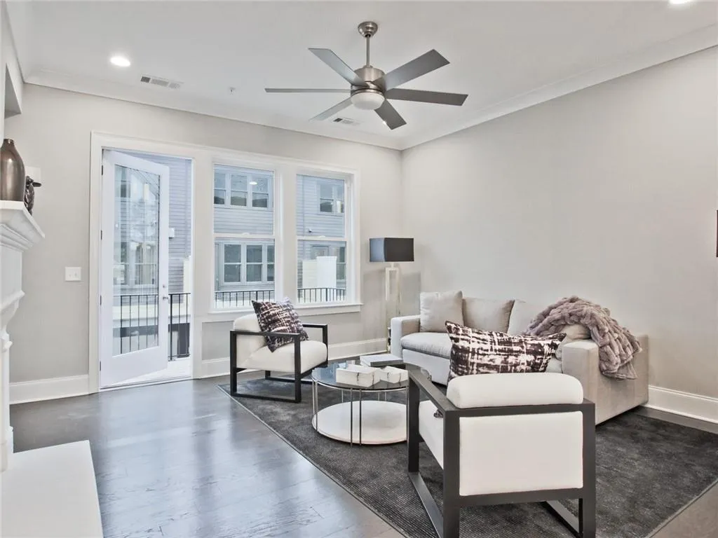 6690 Sterling Drive Unit 663, Sandy Springs, Georgia 30328, 2 Bedrooms Bedrooms, ,3 BathroomsBathrooms,Residential,Sold,6690 Sterling Drive Unit 663,6899675