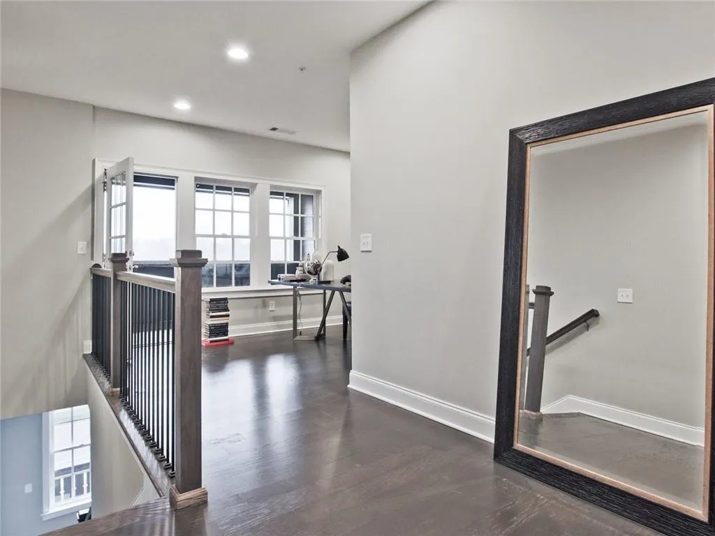 6690 Sterling Drive Unit 663, Sandy Springs, Georgia 30328, 2 Bedrooms Bedrooms, ,3 BathroomsBathrooms,Residential,Sold,6690 Sterling Drive Unit 663,6899675
