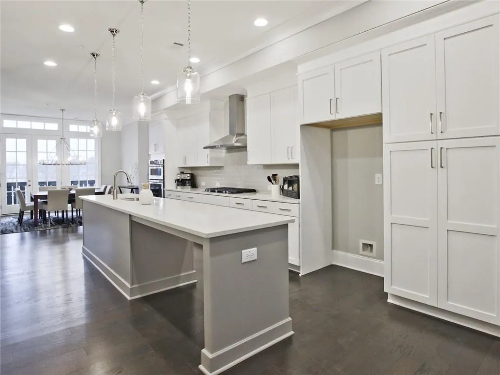 6690 Sterling Drive Unit 663, Sandy Springs, Georgia 30328, 2 Bedrooms Bedrooms, ,3 BathroomsBathrooms,Residential,Sold,6690 Sterling Drive Unit 663,6899675