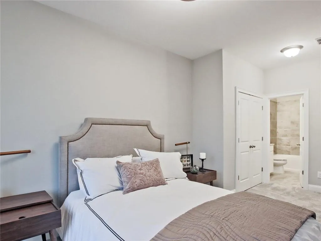 6690 Sterling Drive Unit 663, Sandy Springs, Georgia 30328, 2 Bedrooms Bedrooms, ,3 BathroomsBathrooms,Residential,Sold,6690 Sterling Drive Unit 663,6899675