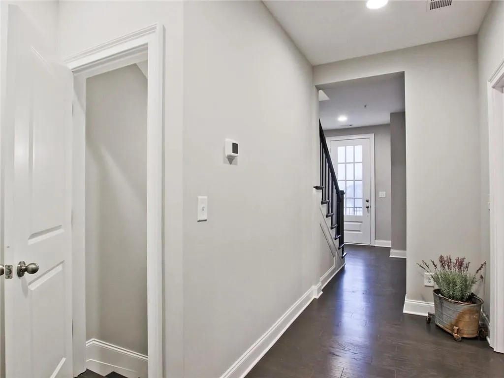 6690 Sterling Drive Unit 663, Sandy Springs, Georgia 30328, 2 Bedrooms Bedrooms, ,3 BathroomsBathrooms,Residential,Sold,6690 Sterling Drive Unit 663,6899675