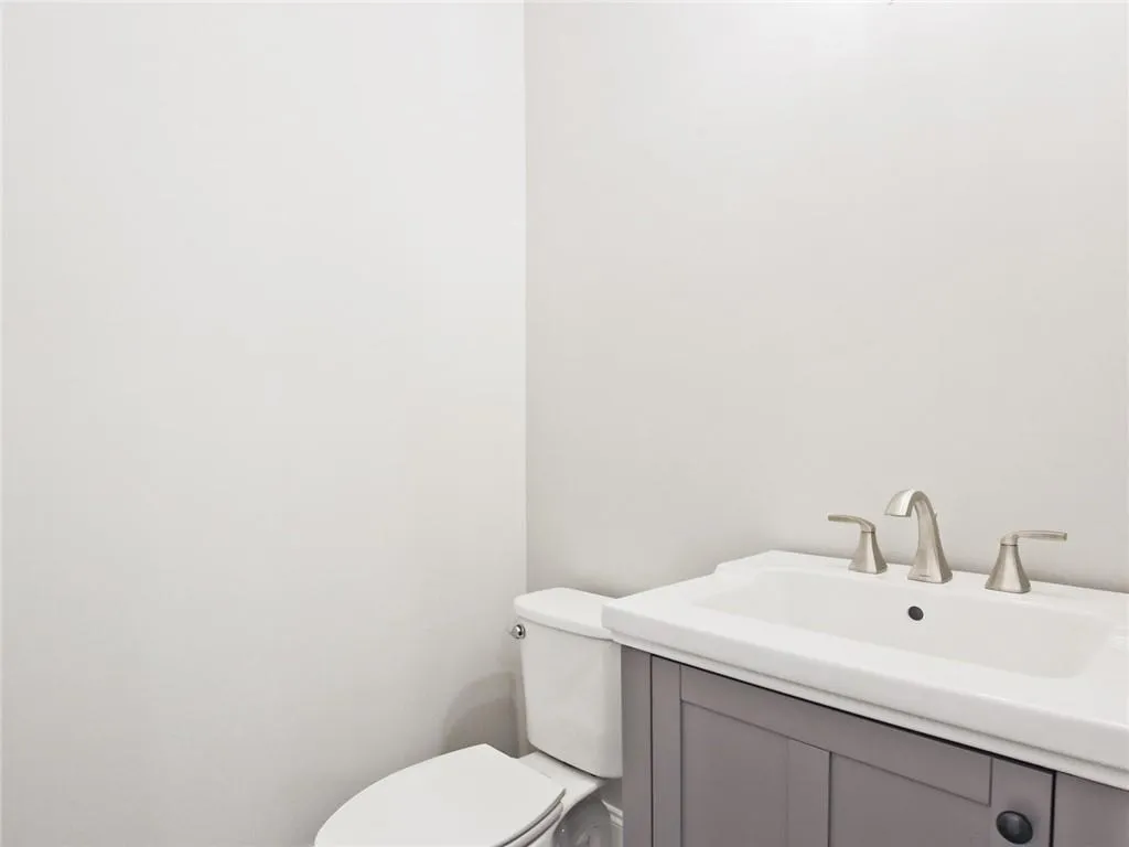 6690 Sterling Drive Unit 663, Sandy Springs, Georgia 30328, 2 Bedrooms Bedrooms, ,3 BathroomsBathrooms,Residential,Sold,6690 Sterling Drive Unit 663,6899675