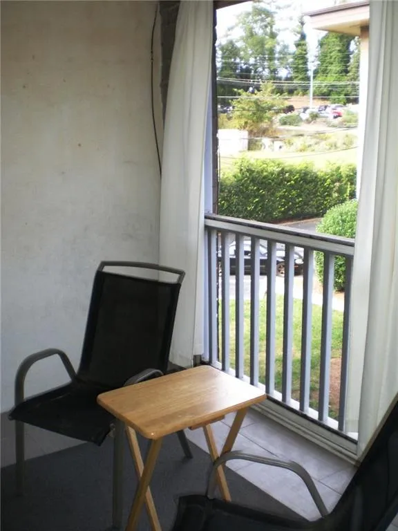 346 Carpenter Drive Unit 40, Atlanta, Georgia 30328, 2 Bedrooms Bedrooms, ,2 BathroomsBathrooms,Residential,Sold,346 Carpenter Drive Unit 40,6115035