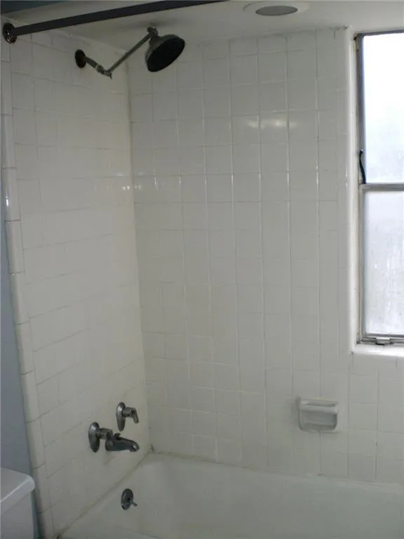 346 Carpenter Drive Unit 40, Atlanta, Georgia 30328, 2 Bedrooms Bedrooms, ,2 BathroomsBathrooms,Residential,Sold,346 Carpenter Drive Unit 40,6115035