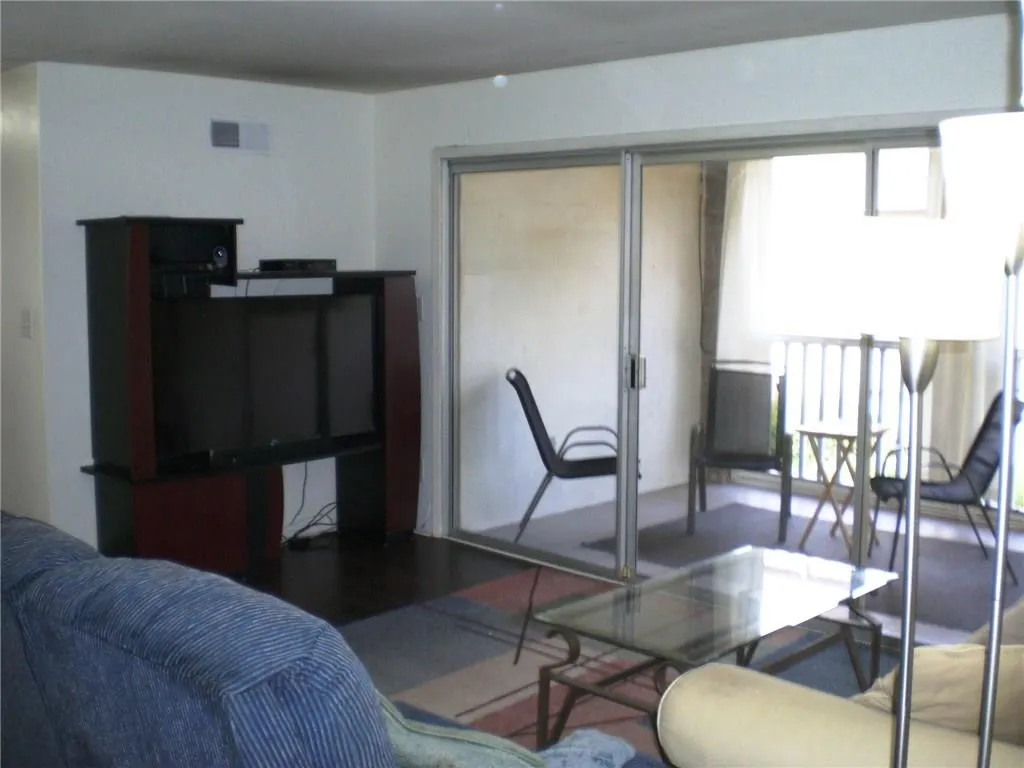 346 Carpenter Drive Unit 40, Atlanta, Georgia 30328, 2 Bedrooms Bedrooms, ,2 BathroomsBathrooms,Residential,Sold,346 Carpenter Drive Unit 40,6115035