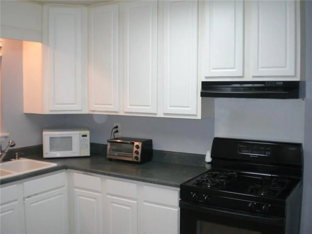 346 Carpenter Drive Unit 40, Atlanta, Georgia 30328, 2 Bedrooms Bedrooms, ,2 BathroomsBathrooms,Residential,Sold,346 Carpenter Drive Unit 40,6115035