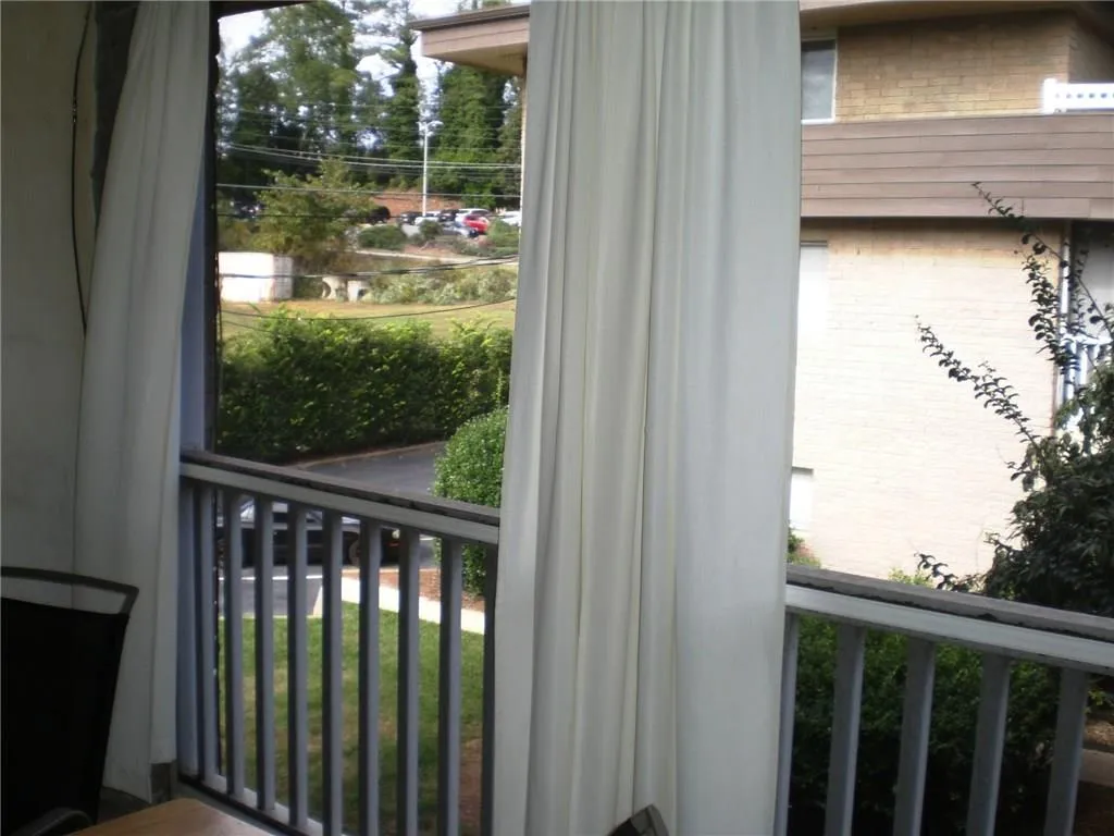 346 Carpenter Drive Unit 40, Atlanta, Georgia 30328, 2 Bedrooms Bedrooms, ,2 BathroomsBathrooms,Residential,Sold,346 Carpenter Drive Unit 40,6115035