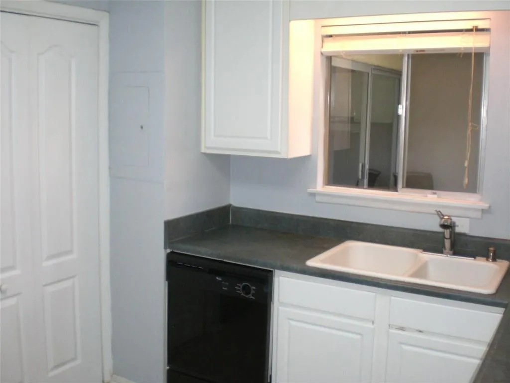 346 Carpenter Drive Unit 40, Atlanta, Georgia 30328, 2 Bedrooms Bedrooms, ,2 BathroomsBathrooms,Residential,Sold,346 Carpenter Drive Unit 40,6115035