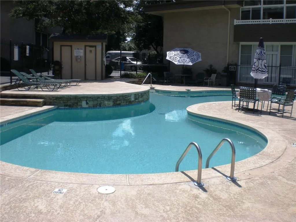 346 Carpenter Drive Unit 40, Atlanta, Georgia 30328, 2 Bedrooms Bedrooms, ,2 BathroomsBathrooms,Residential,Sold,346 Carpenter Drive Unit 40,6115035