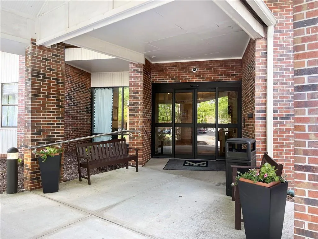 475 Mount Vernon Highway Ne Unit C230, Sandy Springs, Georgia 30328, 1 Bedroom Bedrooms, ,1 BathroomBathrooms,Residential,Sold,475 Mount Vernon Highway Ne Unit C230,7525247