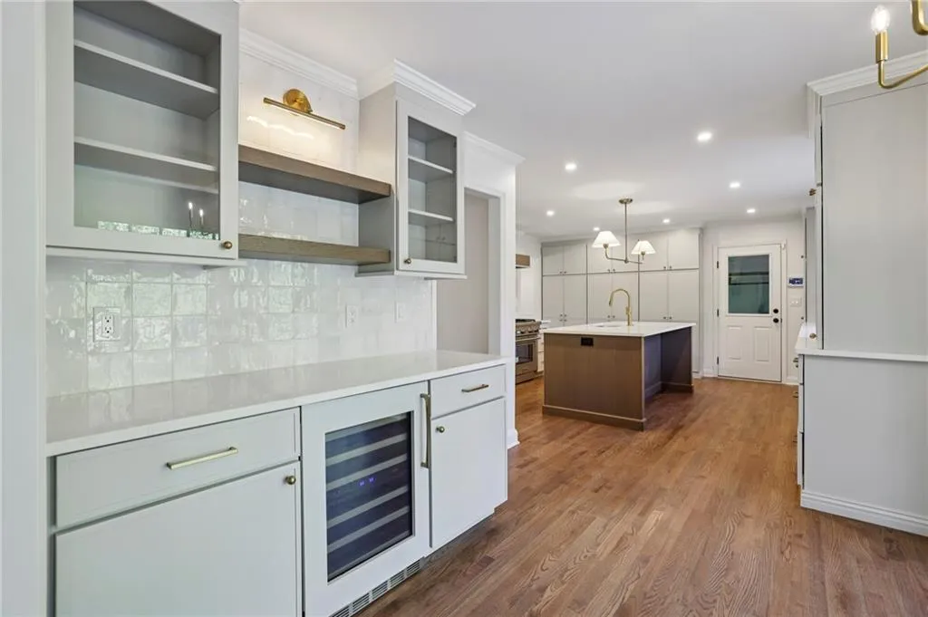 805 Wesley Oak Road Nw, Sandy Springs, Georgia 30328, 5 Bedrooms Bedrooms, ,4 BathroomsBathrooms,Residential,For Sale,805 Wesley Oak Road Nw,7667007