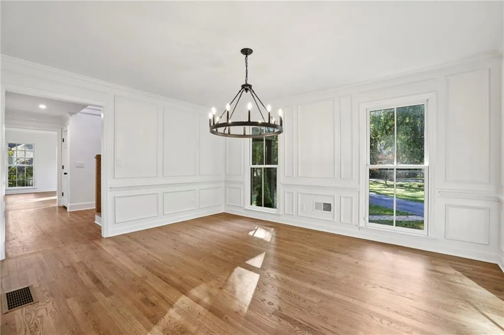 805 Wesley Oak Road Nw, Sandy Springs, Georgia 30328, 5 Bedrooms Bedrooms, ,4 BathroomsBathrooms,Residential,For Sale,805 Wesley Oak Road Nw,7667007