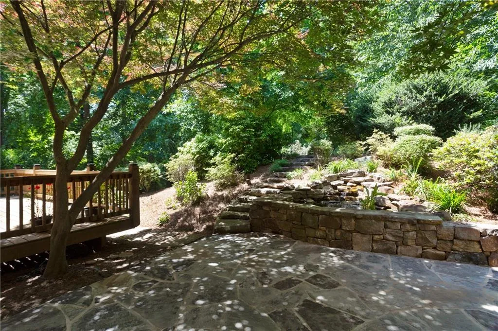 289 Forest Valley Court, Sandy Springs, Georgia 30342, 5 Bedrooms Bedrooms, ,5 BathroomsBathrooms,Residential,Sold,289 Forest Valley Court,6888587